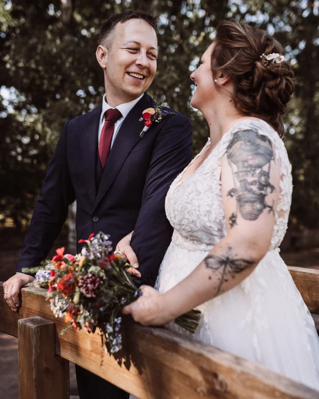 Wichtig bei einem Brautpaarshooting finde ich immer die Abwechslung…vor allem beim Hintergrund. Das macht die Hochzeitsfotografie auch so herausfordernd und spannend für mich. Mit Anna & Gerald wurden wir auf jeden Fall fündig und hatten glaub einiges an Variation. 😁👍

#hochzeitsfotograf #hochzeitsreportage #thomasschiefkefotografie #realwedding #braunschweig #doweseebraunschweig #dowesee #rittergutlucklum #couplemoments #brideandgroom